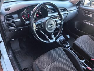 2017 Kia Rio IV, белый, 1359000 рублей, вид 5