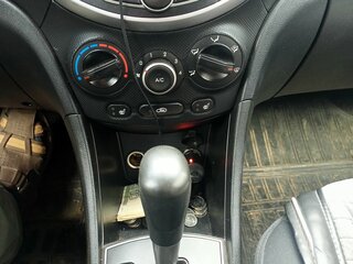 2014 Hyundai Solaris I Рестайлинг, красный, 840000 рублей, вид 3