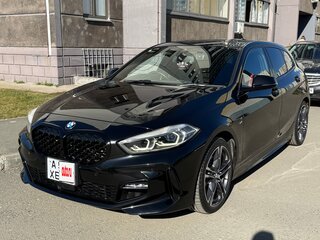 2020 BMW 1 серии 118i III (F40), чёрный, 1865000 рублей, вид 1
