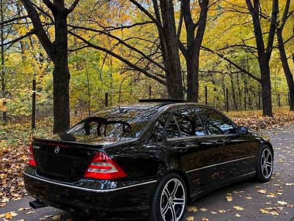 2005 Mercedes-Benz C-Класс 230 II (W203) Рестайлинг, чёрный, 770000 рублей - вид 6