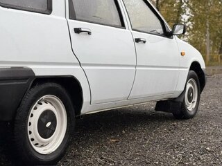 2000 Иж 2126 «Ода», белый, 240000 рублей, вид 4