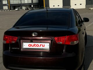 2010 Kia Cerato 6-speed II, красный, 630000 рублей, вид 5
