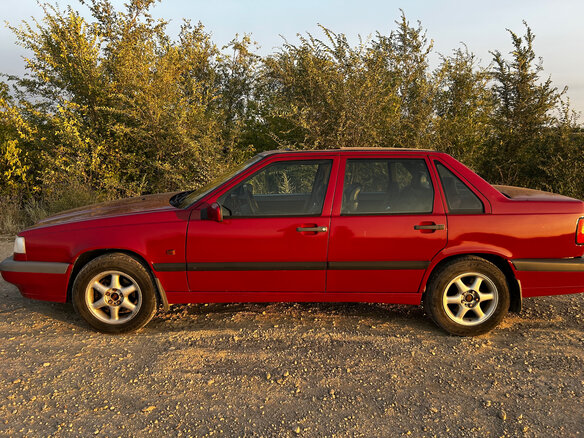 1994 Volvo 850, красный - вид 4