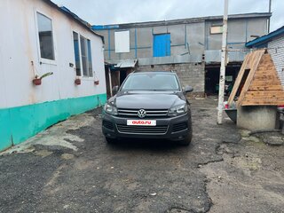 2010 Volkswagen Touareg II, серый, 1450000 рублей, вид 1