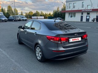 2016 Kia Rio III Рестайлинг, серый, 950000 рублей, вид 4