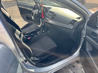 2011 Mitsubishi Lancer X Рестайлинг, серебристый, 640000 рублей, вид 4