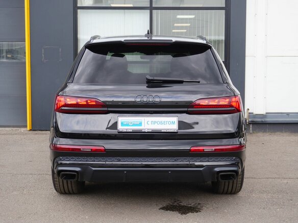 2024 Audi Q7 55 TFSI II (4M) Рестайлинг 2, чёрный, 9500000 рублей - вид 5