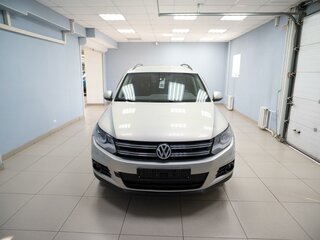 2013 Volkswagen Tiguan I Рестайлинг, серебристый, 949000 рублей, вид 1