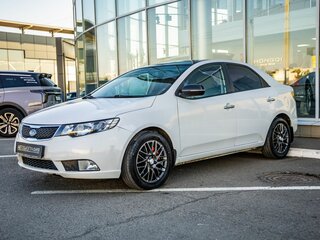2012 Kia Cerato 6-speed II, белый, 798000 рублей, вид 3