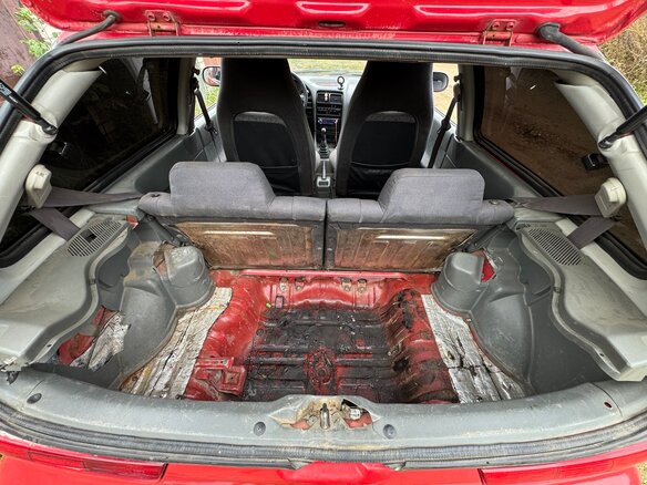 2002 Suzuki Swift II Рестайлинг, красный, 165000 рублей - вид 13