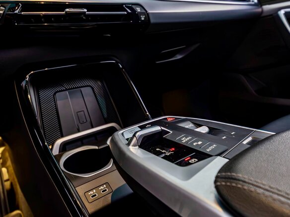 2023 BMW X1 Long 20Li sDrive III (U11/U12), белый, 2910000 рублей - вид 13