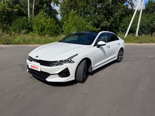 2021 Kia K5 III, белый, 3050000 рублей, вид 1