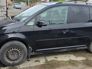 2010 Volkswagen Touran Cross I Рестайлинг, чёрный, 600000 рублей, вид 5