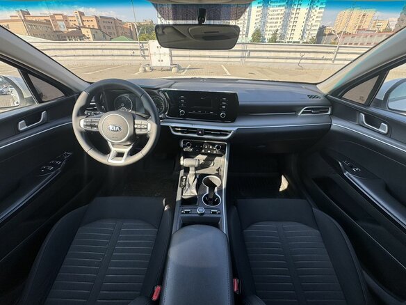 2021 Kia K5 III, белый - вид 8