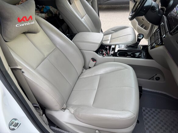 2016 Kia Carnival III, белый, 2800000 рублей - вид 30