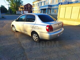 2000 Toyota Platz, серый, 300000 рублей, вид 2