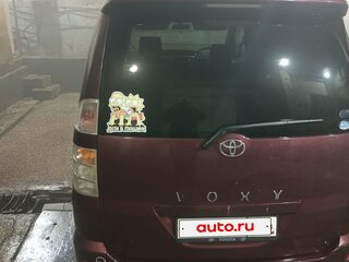 2002 Toyota Voxy I (R60), красный, 750000 рублей, вид 5