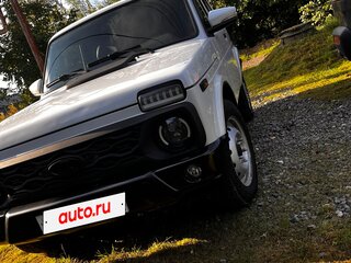 2018 Lada (ВАЗ) 2121 (4x4) I Рестайлинг, белый, 650000 рублей, вид 2