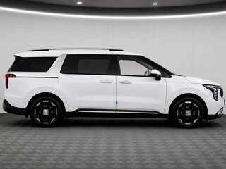 2026 Kia Carnival IV Рестайлинг, белый, 7250000 рублей, вид 4