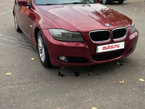 2011 BMW 3 серии 320i V (E90/E91/E92/E93) Рестайлинг, красный, 950000 рублей - вид 2