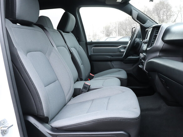 2022 Ram 1500 Crew Cab V, белый, 5801400 рублей - вид 13