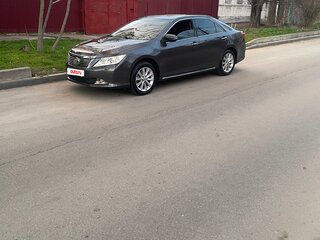 2013 Toyota Camry VII (XV50), серый, 1750000 рублей, вид 4