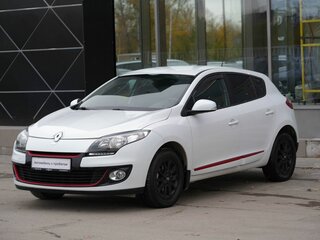 2013 Renault Megane III Рестайлинг, белый, 990000 рублей, вид 1