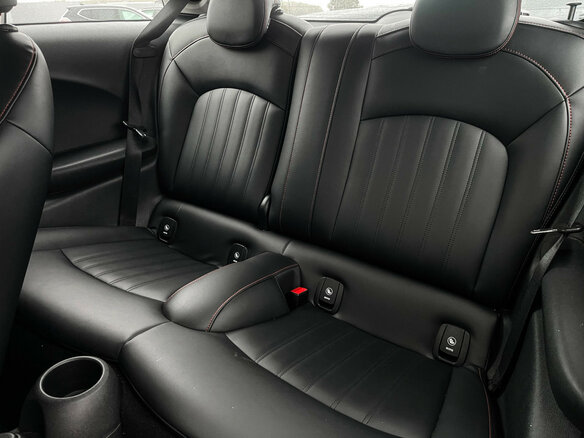 2018 Mini Hatch Cooper III (F55/F56) Рестайлинг, красный, 1819000 рублей - вид 9