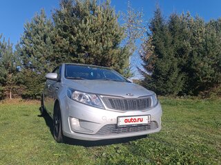 2014 Kia Rio 5-speed III, серебристый, 600000 рублей, вид 1