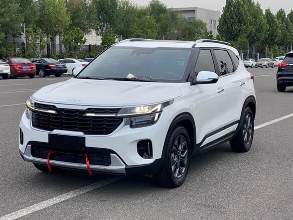 2023 Kia Seltos I Рестайлинг, белый, 1870005 рублей