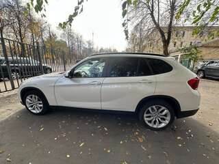 2013 BMW X1 18i I (E84) Рестайлинг, белый, 1300000 рублей, вид 1