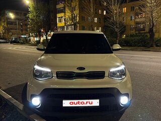 2017 Kia Soul II Рестайлинг, бежевый, 1500000 рублей, вид 1