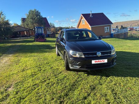 2018 Volkswagen Tiguan II, чёрный, 2185000 рублей, вид 4