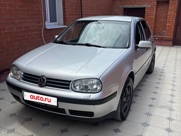 2002 Volkswagen Golf IV, белый, 420000 рублей