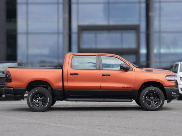 2026 Ram 1500 Quad Cab V Рестайлинг, оранжевый, 8910000 рублей - вид 6