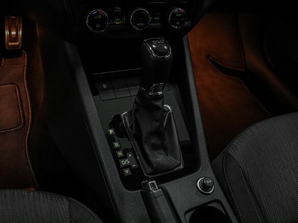 2018 Skoda Octavia III (A7) Рестайлинг, белый, 2349000 рублей - вид 10
