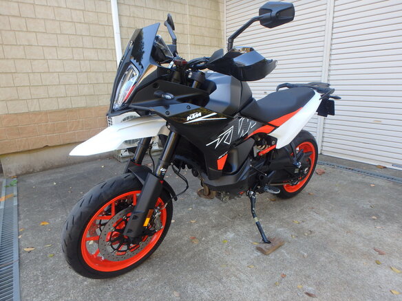 2024 KTM 890 SMT, серый, 1400000 рублей - вид 6