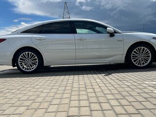 2019 Toyota Avalon V, белый, 3199833 рублей, вид 4