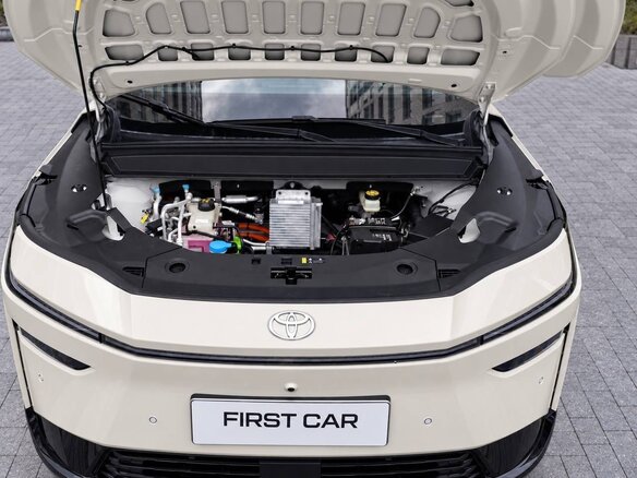 2026 Toyota bZ3X 58.3 kWh, бежевый, 2729512 рублей - вид 13
