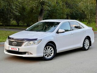 2013 Toyota Camry VII (XV50), белый, 1395000 рублей, вид 1