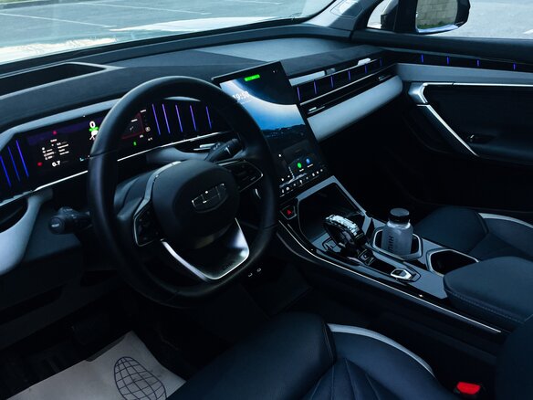 2024 Geely Atlas II, серый, 3100000 рублей - вид 8