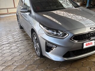 2019 Kia Ceed III, серебристый, 2000000 рублей, вид 4