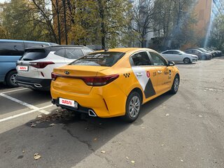 2020 Kia Rio IV Рестайлинг, жёлтый, 800000 рублей, вид 3