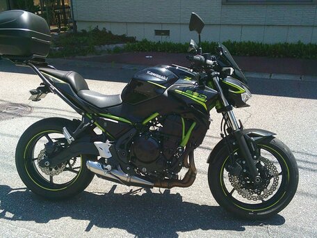 2021 Kawasaki Z 650, чёрный, 757000 рублей, вид 2
