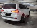 2017 Lexus LX 570 III Рестайлинг 2, белый, 9750000 рублей - вид 8