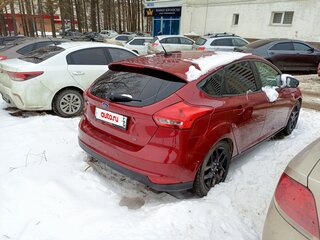 2016 Ford Focus III Рестайлинг, красный, 915000 рублей, вид 3