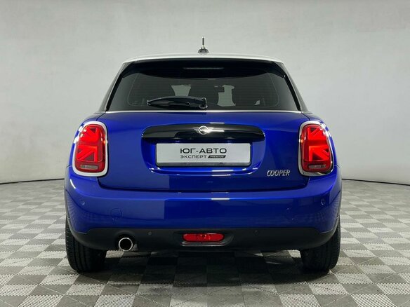 2020 Mini Hatch Cooper III (F55/F56) Рестайлинг, синий, 1899000 рублей - вид 4