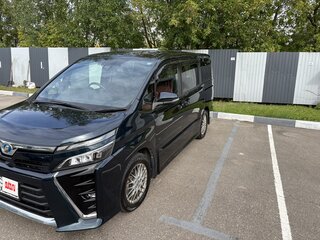 2020 Toyota Voxy III (R80) Рестайлинг, синий, 2710000 рублей, вид 2