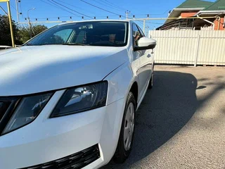 2018 Skoda Octavia III (A7) Рестайлинг, белый, 836500 рублей, вид 2