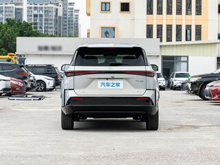 2026 Toyota bZ3X 58.3 kWh, серебристый, 2630003 рублей, вид 3